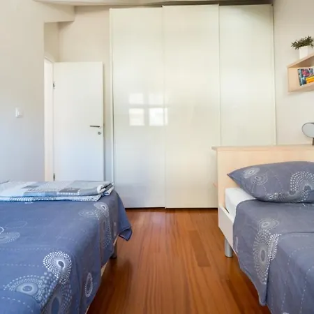 Apartment Mav Apartment