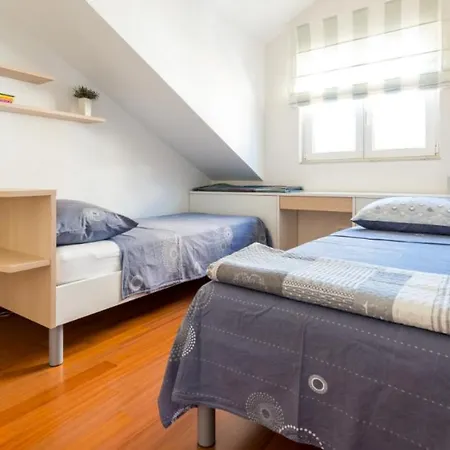 Apartment Mav